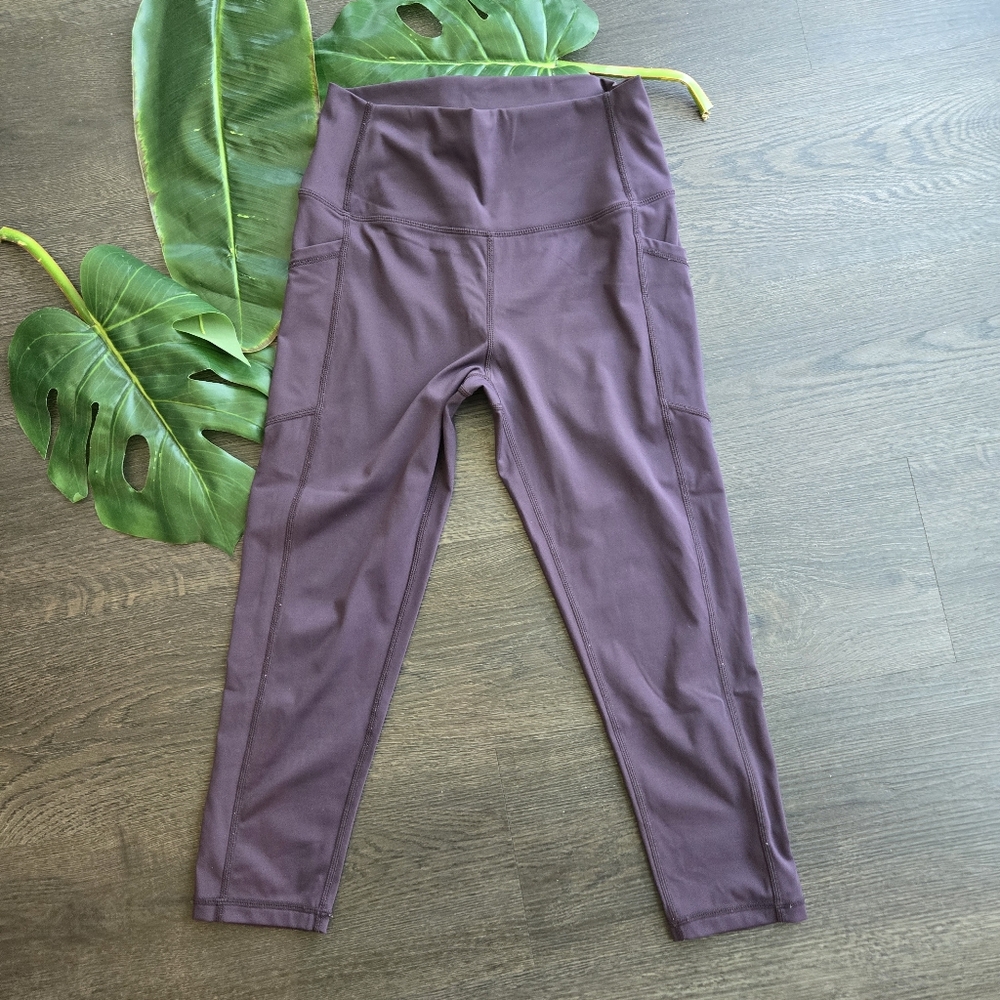 Zyia Light N Tight Hi Rise Capri Leggings